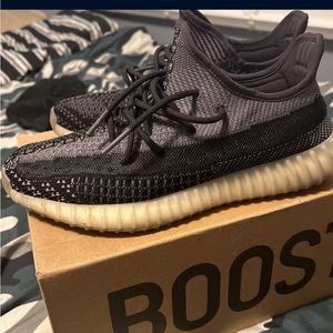 Yeezy Boost 350 Carbon V2